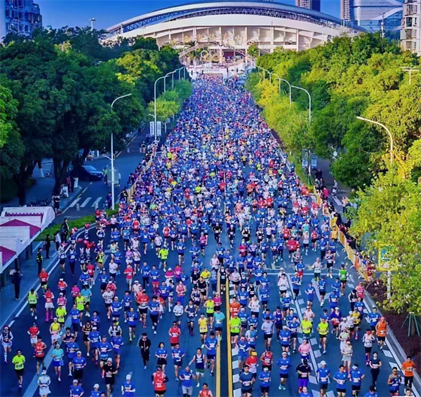 Hi-Q Group Runs Together at the Zhuhai Marathon